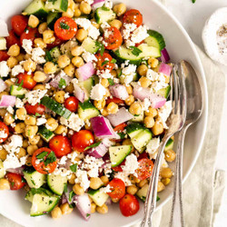 15-minute Mediterranean Chickpea Salad (meal-prep Friendly)
