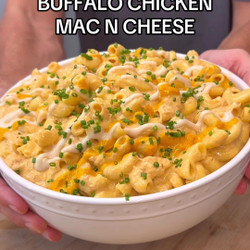 Slow Cooker Buffalo Chicken Mac N' Cheese