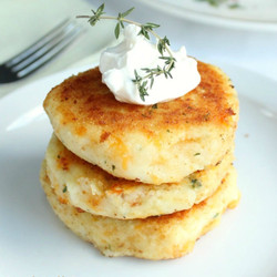 Leftover Cheesy Mashed Potato Cakes