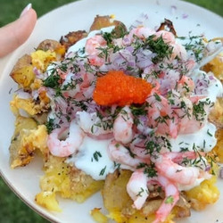 Kriispig Potatis Med Västerbottensost Och En Massa Goa Tillbehör