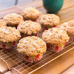 Vegan Banana Muffins + Easy Crumble Topping