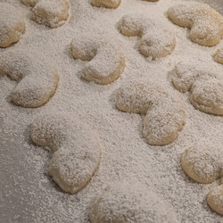Vanillekipferl (german Vanilla Crescent Cookies)