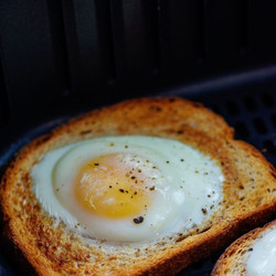Air Fryer Toast And Eggs
