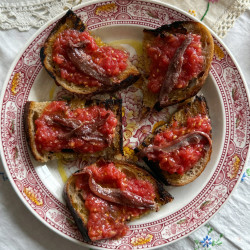 Pan Con Tomate