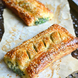 Spinach Puff Pastry Rolls With Feta &amp; Ricotta