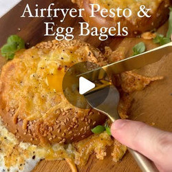 Airfryer Pesto &amp; Egg Bagel