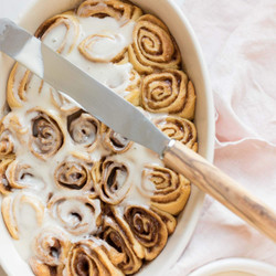 Cinnamon Roll Icing (cinnamon Roll Glaze)