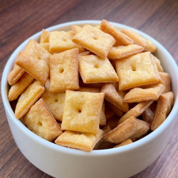 Homemade Cheez-its! 🧀✨