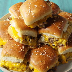 Pull-apart Cheeseburger Sliders