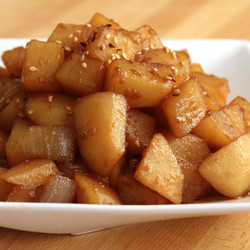 Stir-fried Potato Side Dish (gamja-bokkeum) / Korean