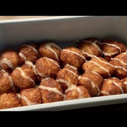 Quick And Easy Cinnamon Roll Bites