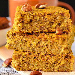 Maple Pumpkin Oatmeal Breakfast Bars