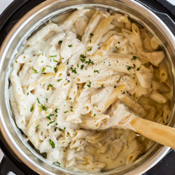 Instant Pot Chicken Alfredo