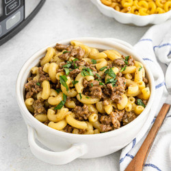 Crock Pot Cheeseburger Macaroni (L B)