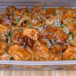 Creamy Garlic Cheesy Chicken &amp; Potatoes