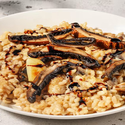 Oven-baked Truffle And Double Mushroom Risotto With Roasted Garlic And Balsamic Glaze