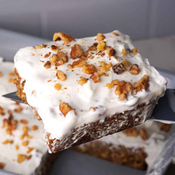 Carrot Cake Baked Oats With Protein Frosting