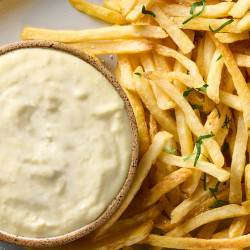Garlic Aioli (4 Ingredients)