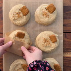 Biscoff-filled Cookies