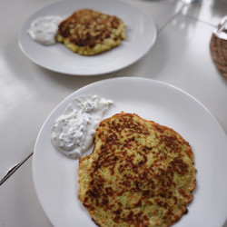 Galettes de courgettes sauce tzatziki