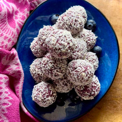 Healthy Blueberry Balls
