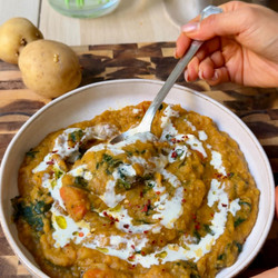 Zuppa Di Lenticchie rosse, zucca E Verdure