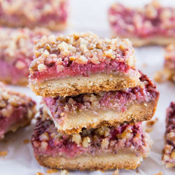 Paleo Vegan Strawberry Crumb Bars