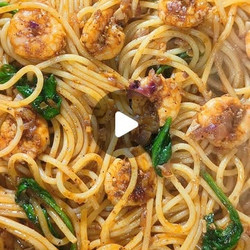 Spicy Spinach Prawns Pasta