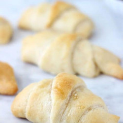 Caramelized Apples With Goat Cheese Crescents