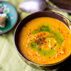 Vegan Carrot Soup With Caramelized Onions - The Tomato Tart