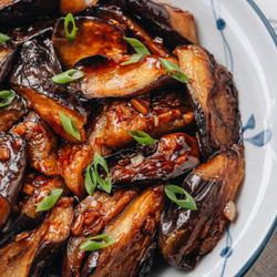 Chinese Eggplant With Garlic Sauce (红烧茄子)