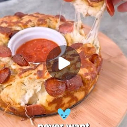 Pull Apart Pepperoni Pizza Bread