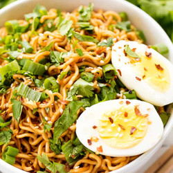 15 Minute Sriracha Ramen Noodles