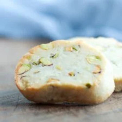Easy Keto Pistachio Shortbread Cookies