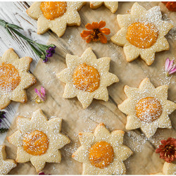 Summer Solstice Sun Cookies With Lemon Curd