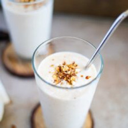 Banana Tahini Smoothie (عصير الموز والطحينة)