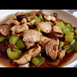 Quick Braised Fish With Shiitake Mushrooms &amp; Celery 香菇西芹焖鱼