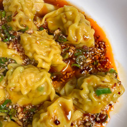 Chilli Oil Wontons (紅油抄手)