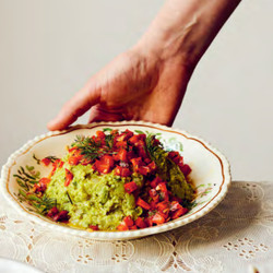 Kırmızı Biberli Fava (Puréed Broad Beans with Dill and Sautéed Peppers)
