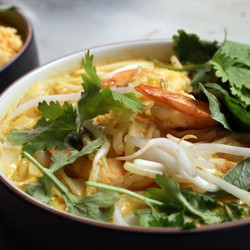 Classic Shrimp Laksa With Rice Noodles