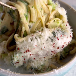 Creamy Green Linguine