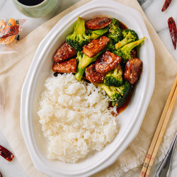 Shortcut Vegan General Tso's “chicken”