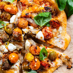 Feta &amp; Tomato Pizza