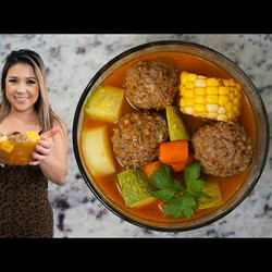 Caldo De Albóndigas
