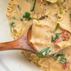 Slow Cooker White Lasagna Soup