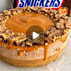 No-bake Snickers Cheesecake
