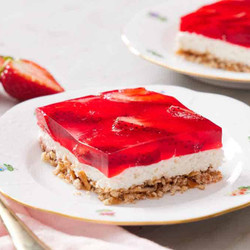 Strawberry Pretzel Salad Recipe