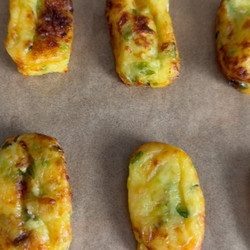 Soft Potato Tots With Peas And Cheese