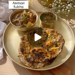 Amritsari Kulcha w/ Imli-Pyaz Chutney