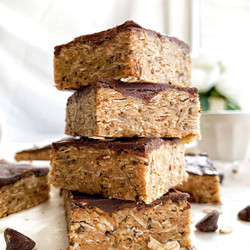 Healthy No Bake Peanut Butter Oatmeal Protein Bars
